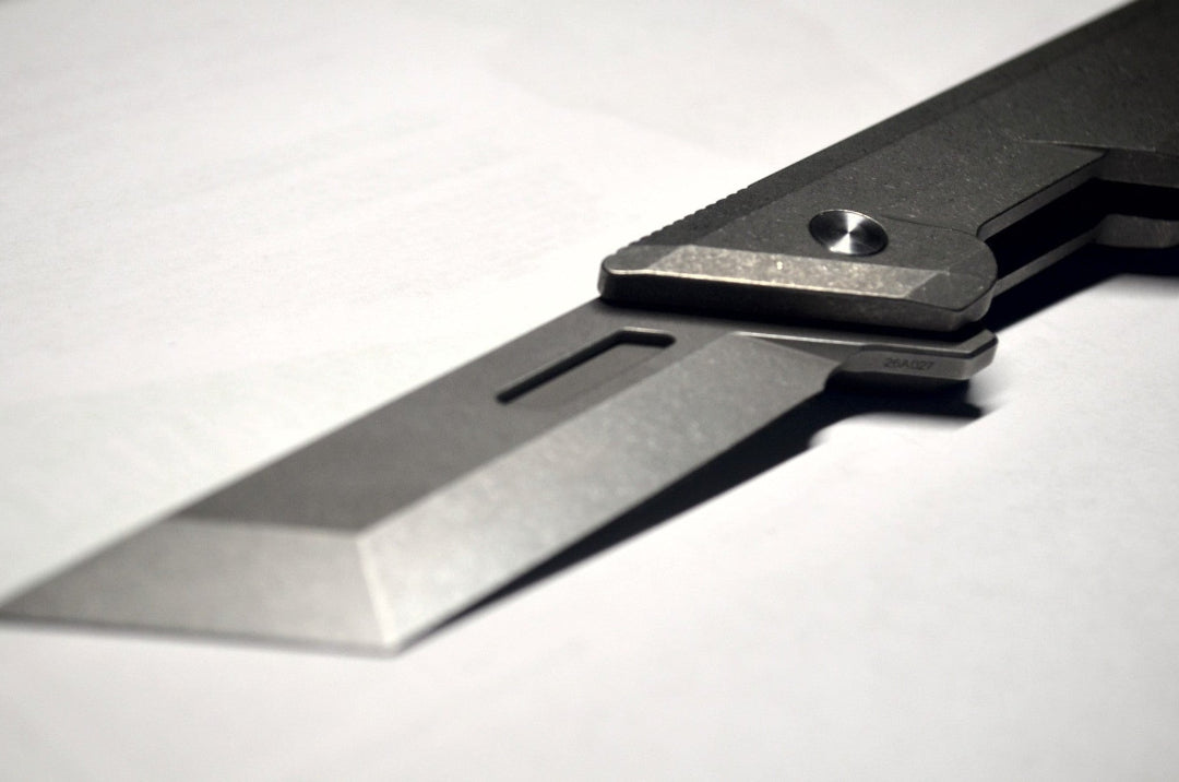 Bastion No. 01 - Stonewash blade detail